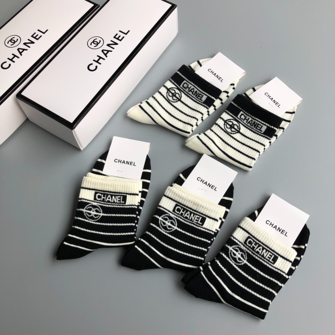 03 Socks