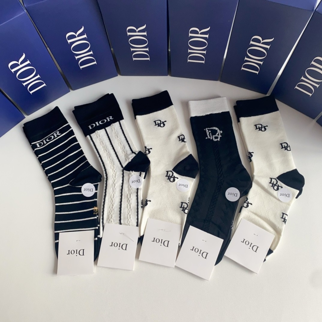 03 Socks
