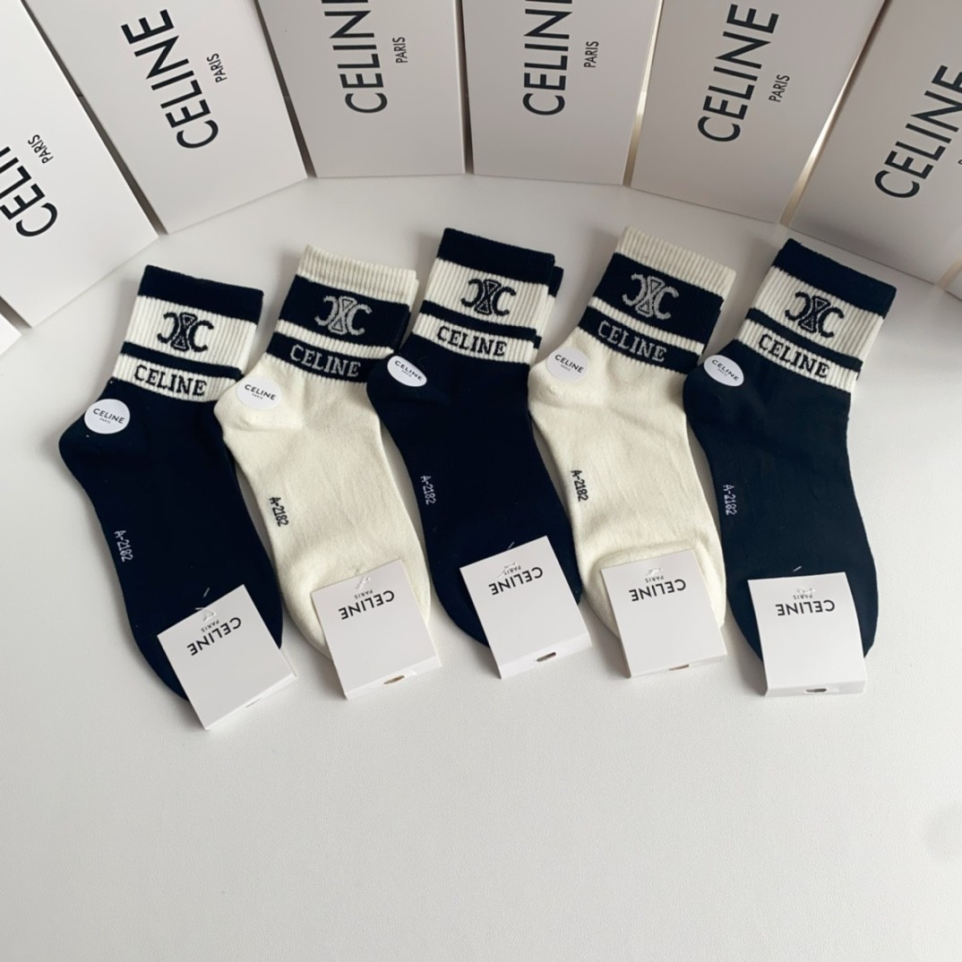 03 Socks