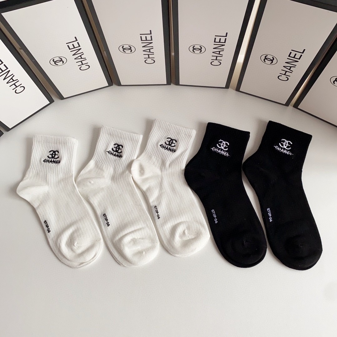 03 Socks