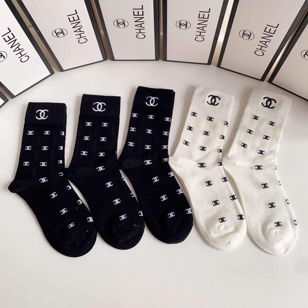 03 Socks