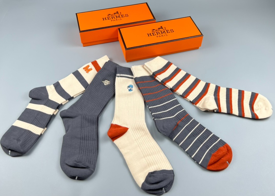 03 Socks