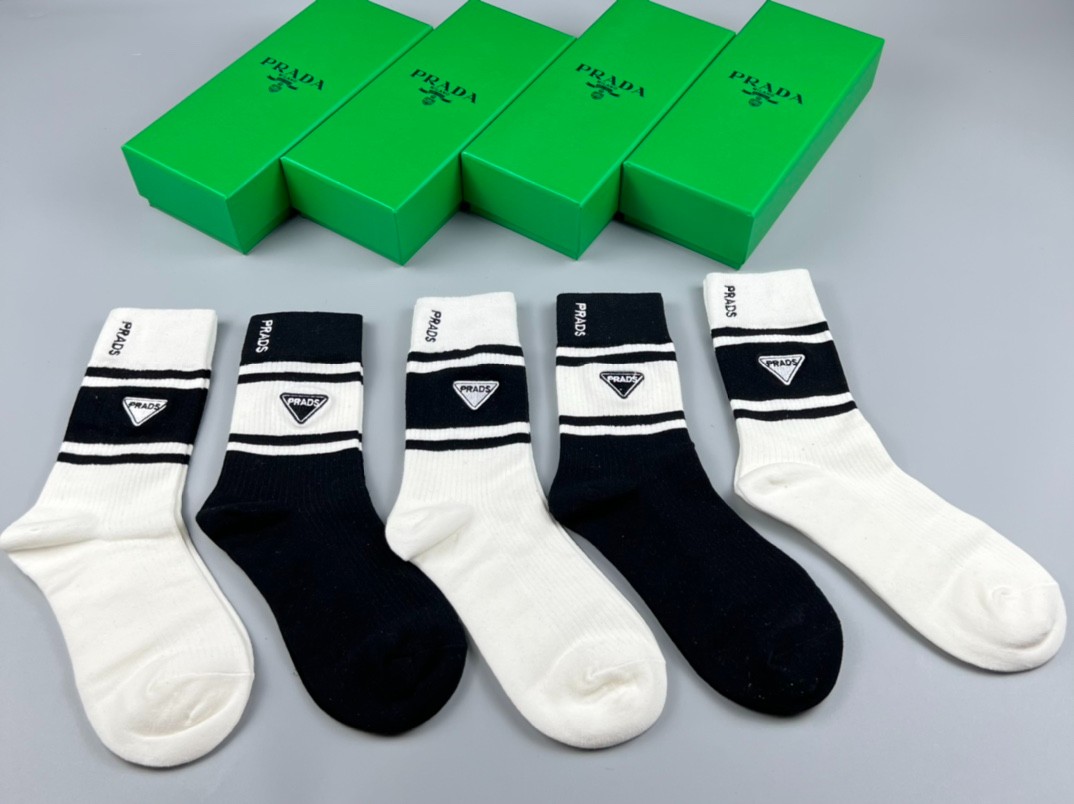 03 Socks
