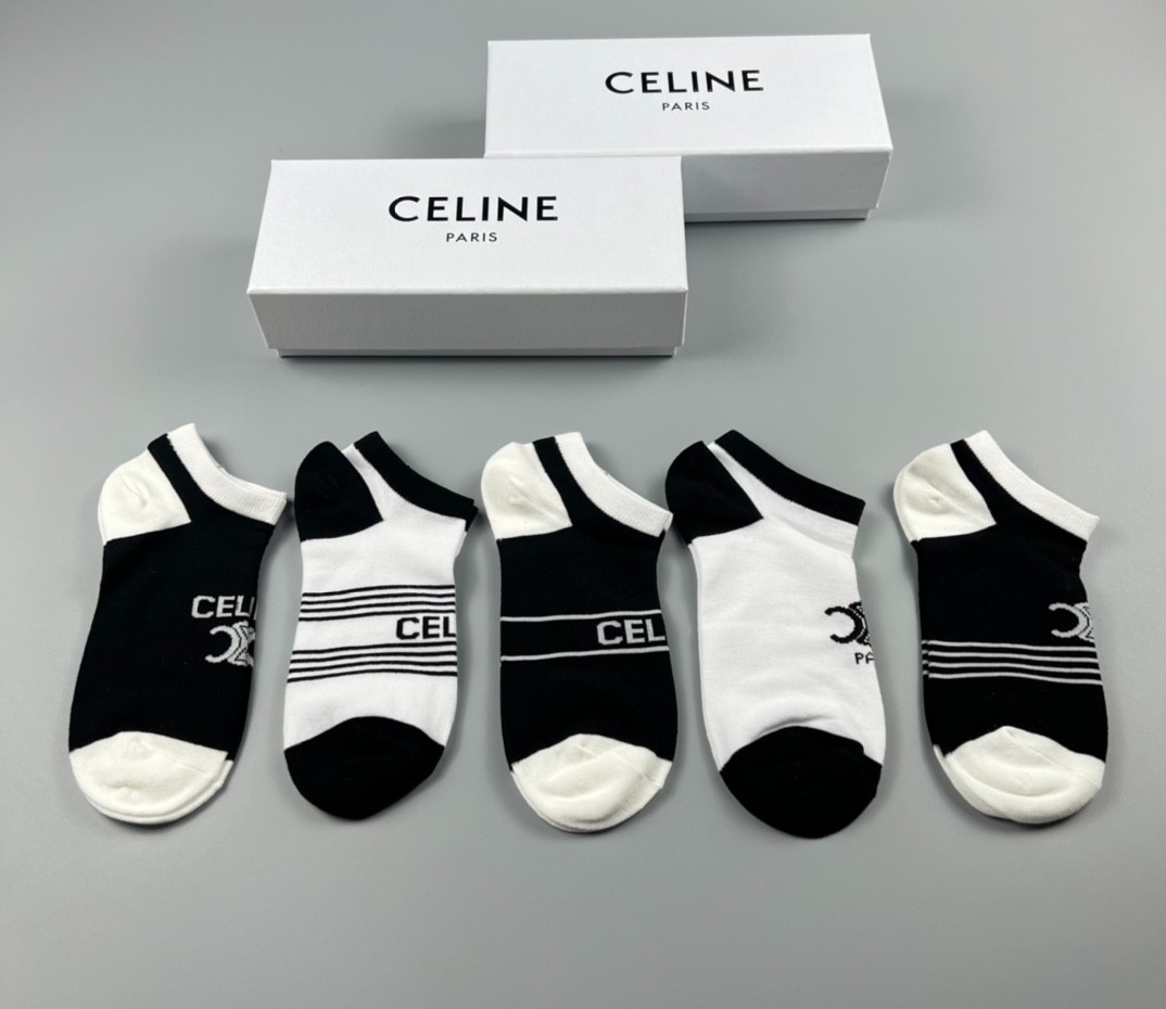 03 Socks