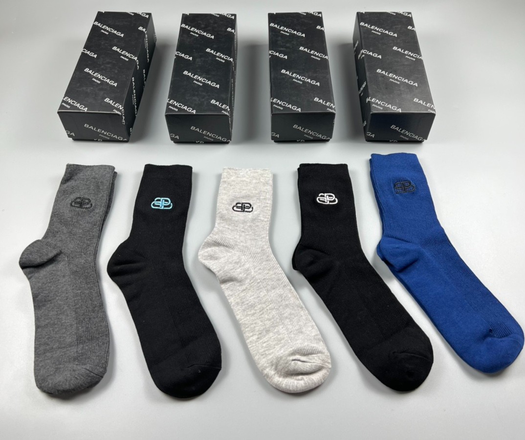 03 Socks