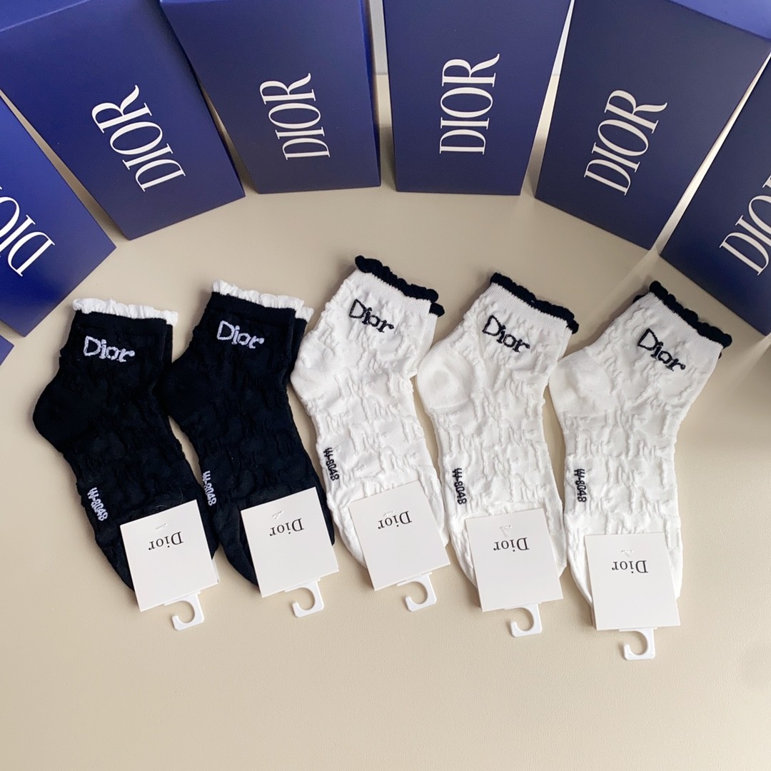 03 Socks