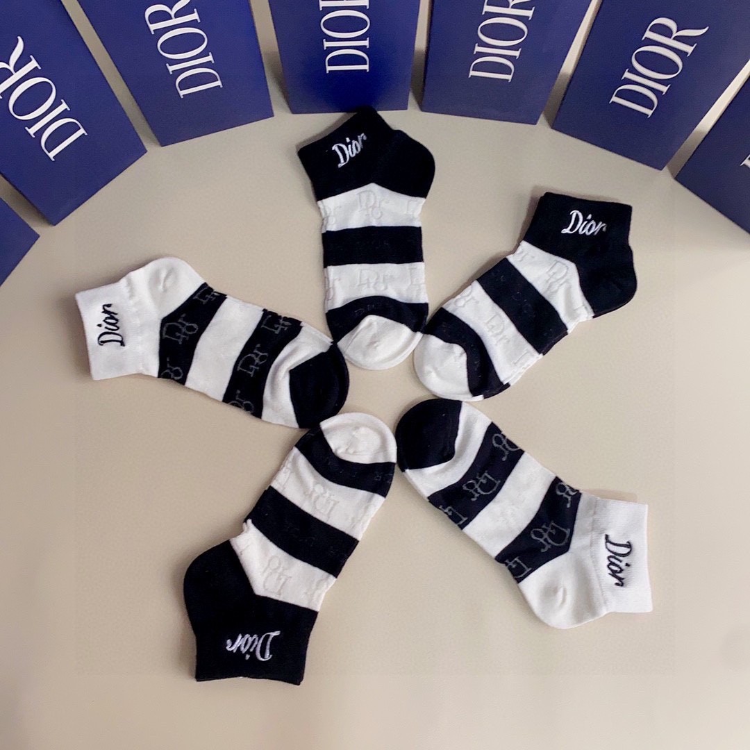 03 Socks