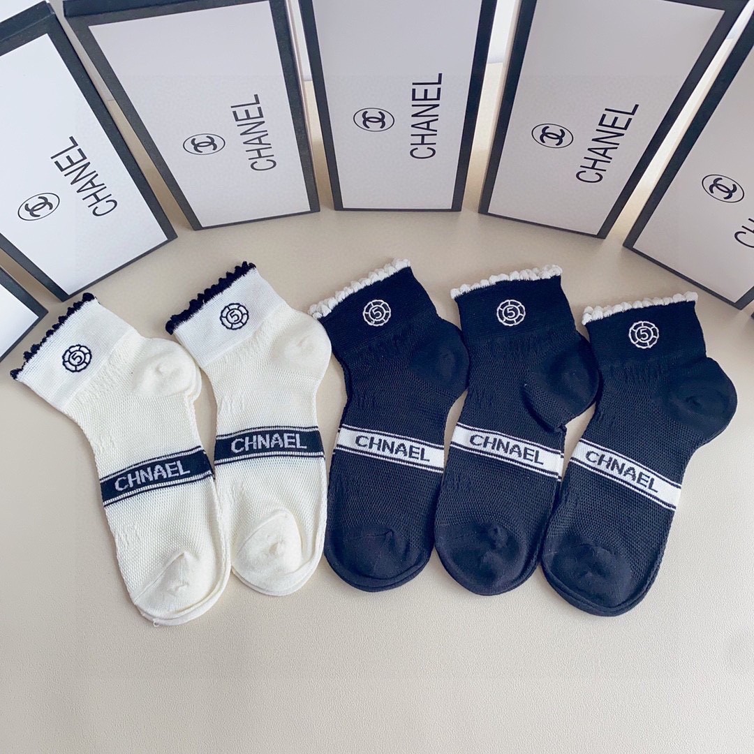 03 Socks