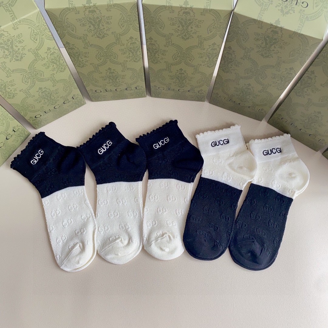 03 Socks