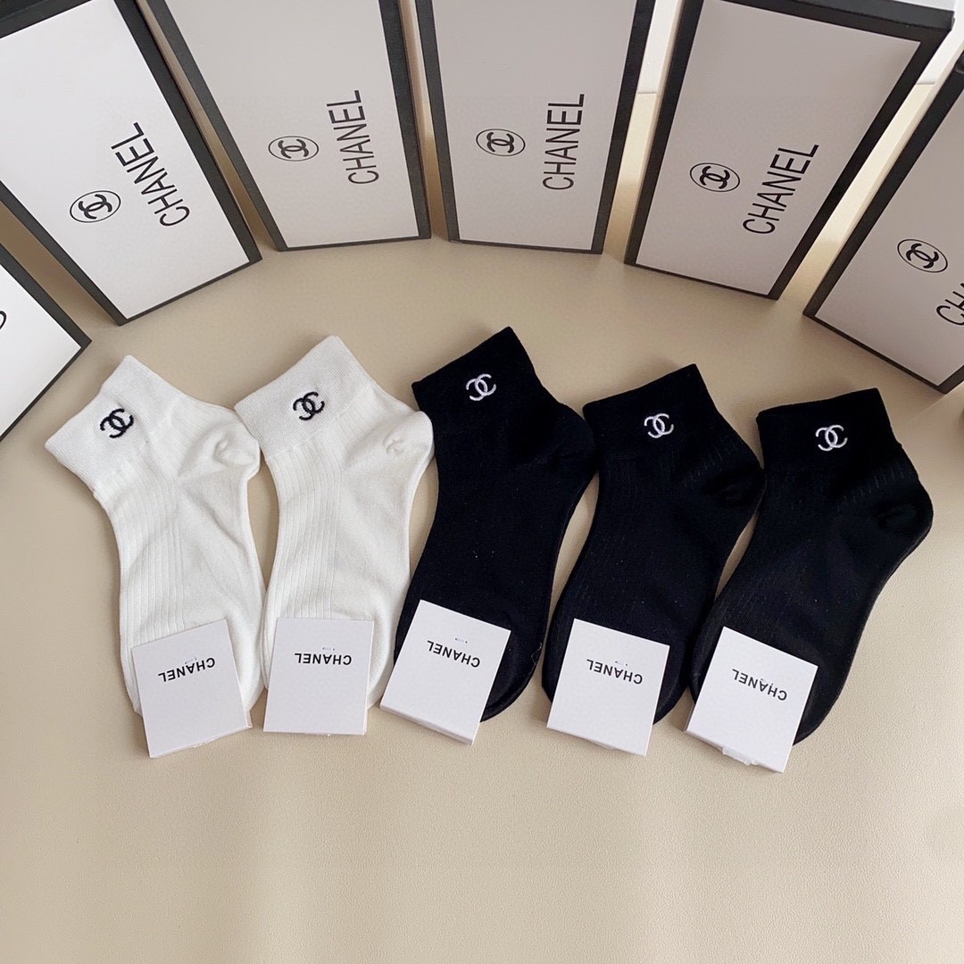 03 Socks