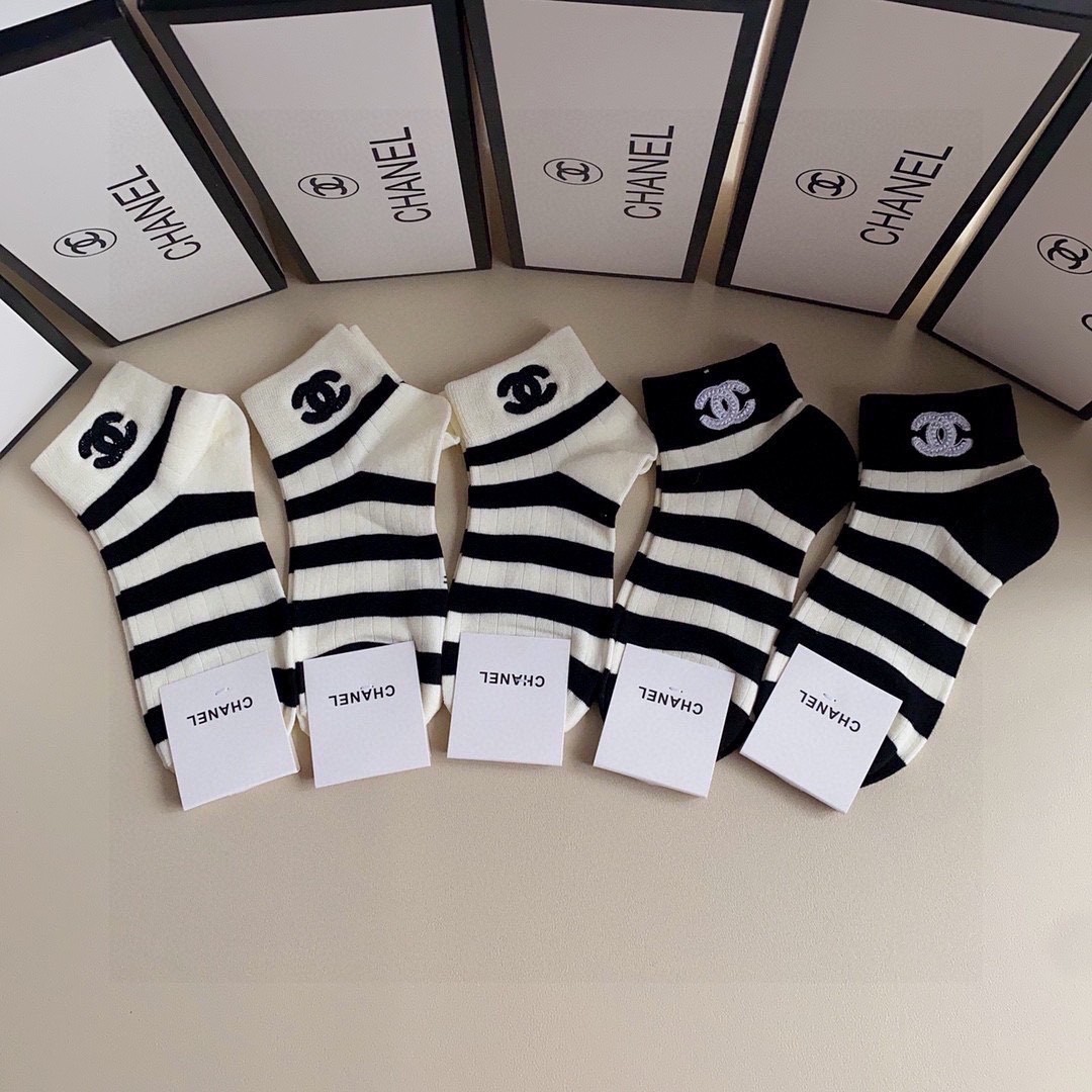 03 Socks