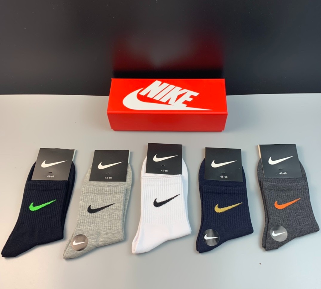 03 Socks