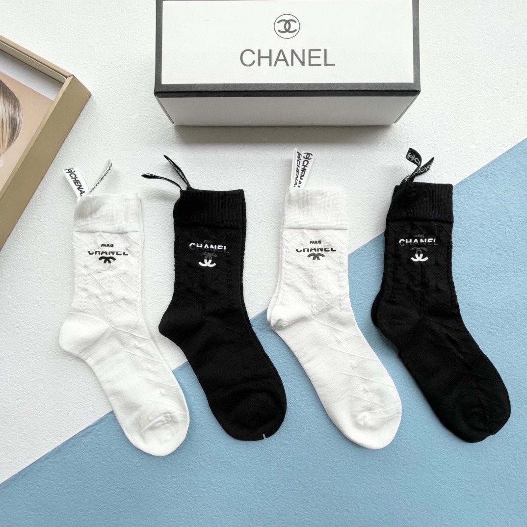 03 Socks