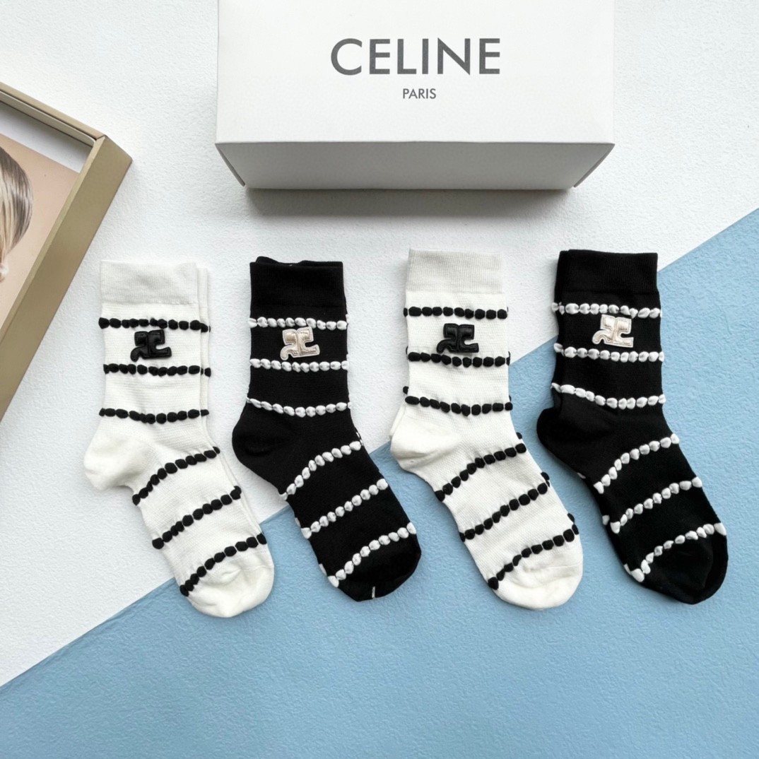 03 Socks