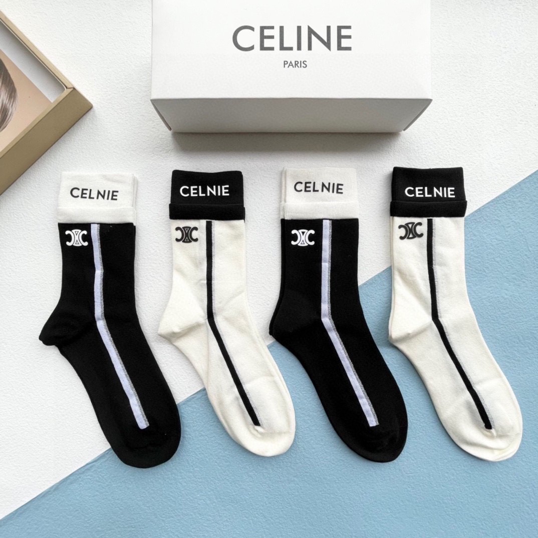 03 Socks