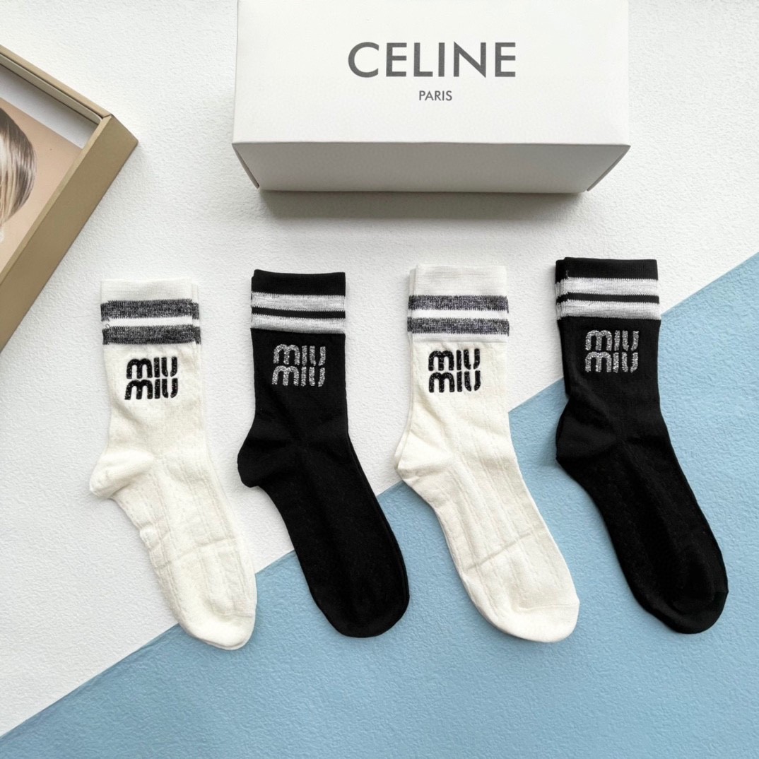 03 Socks