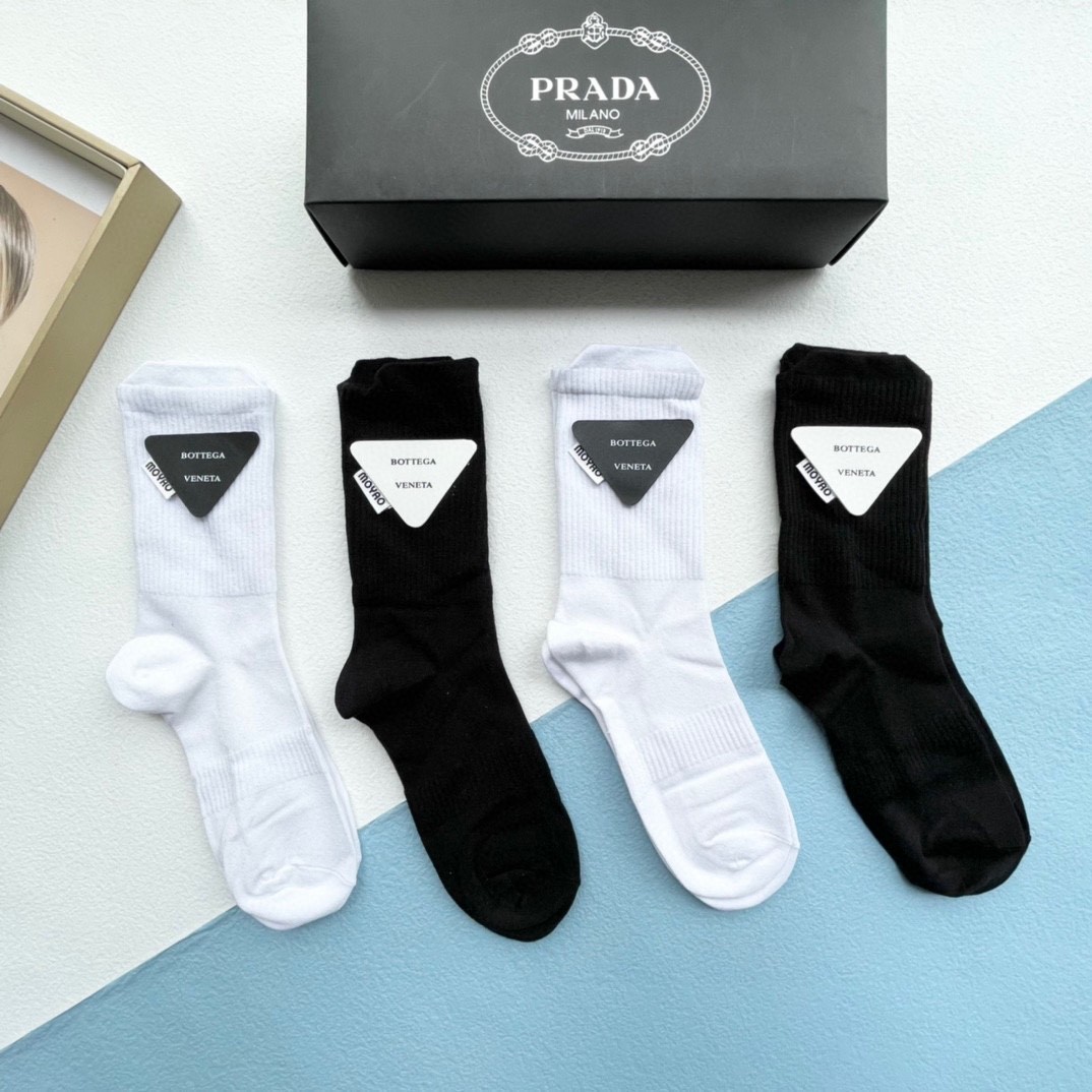 03 Socks