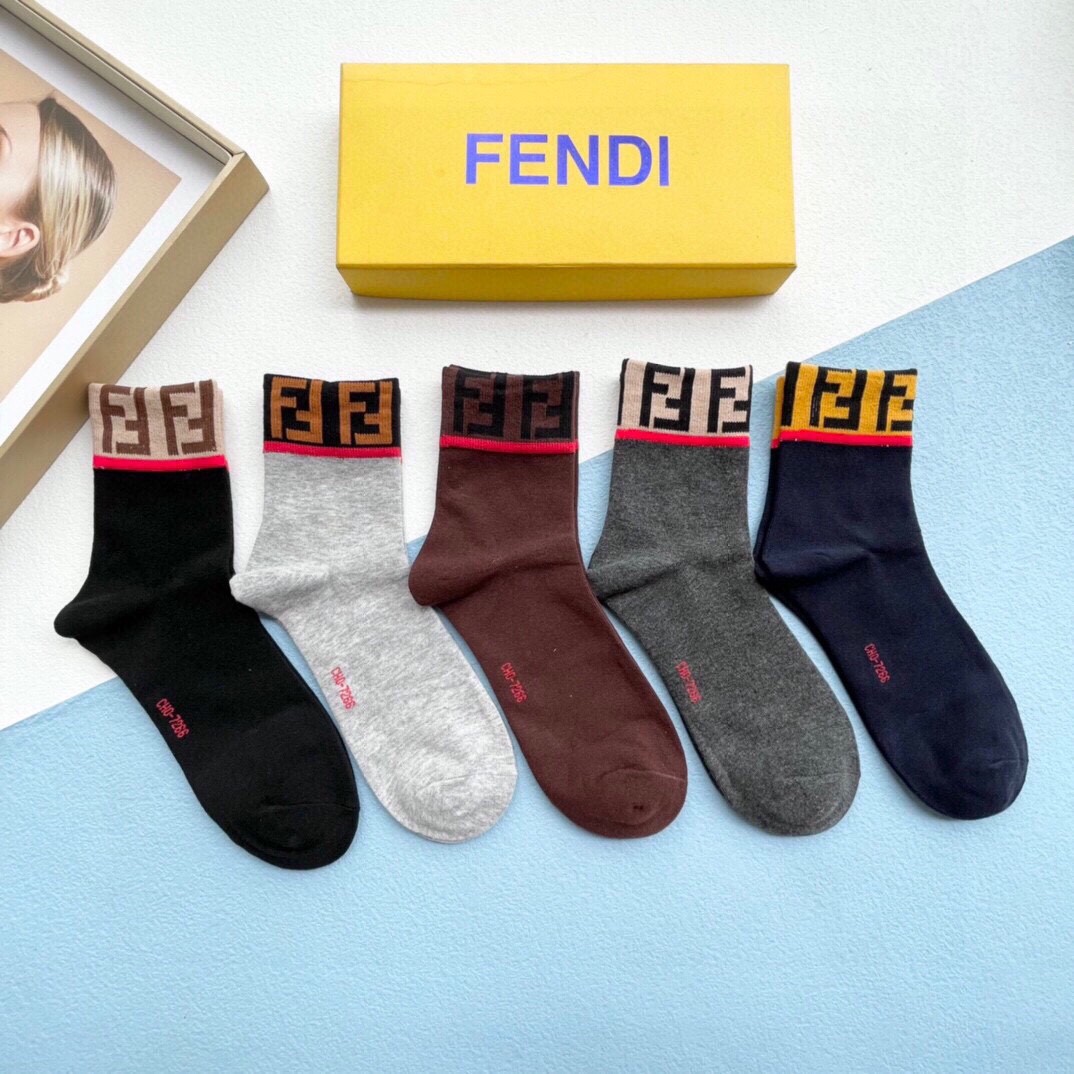 03 Socks