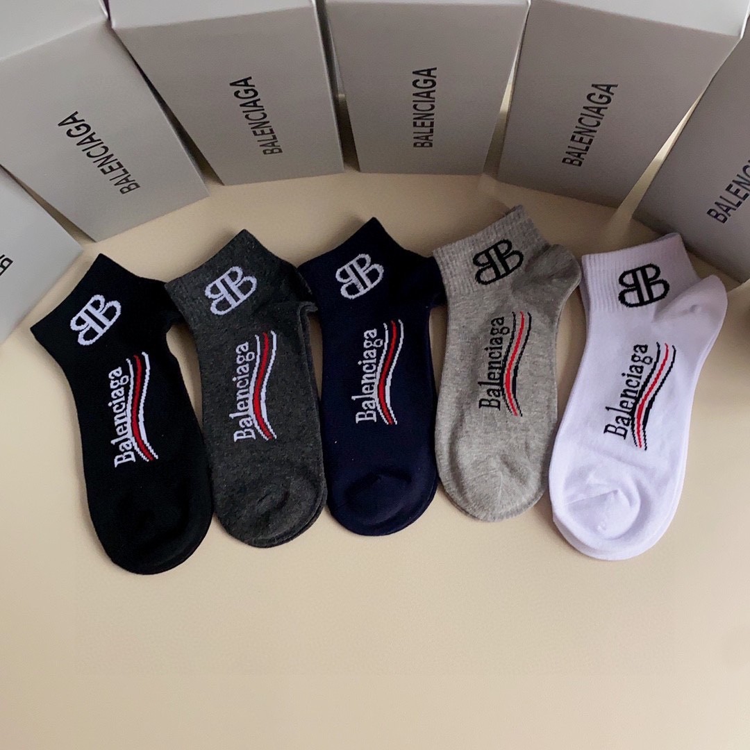 03 Socks
