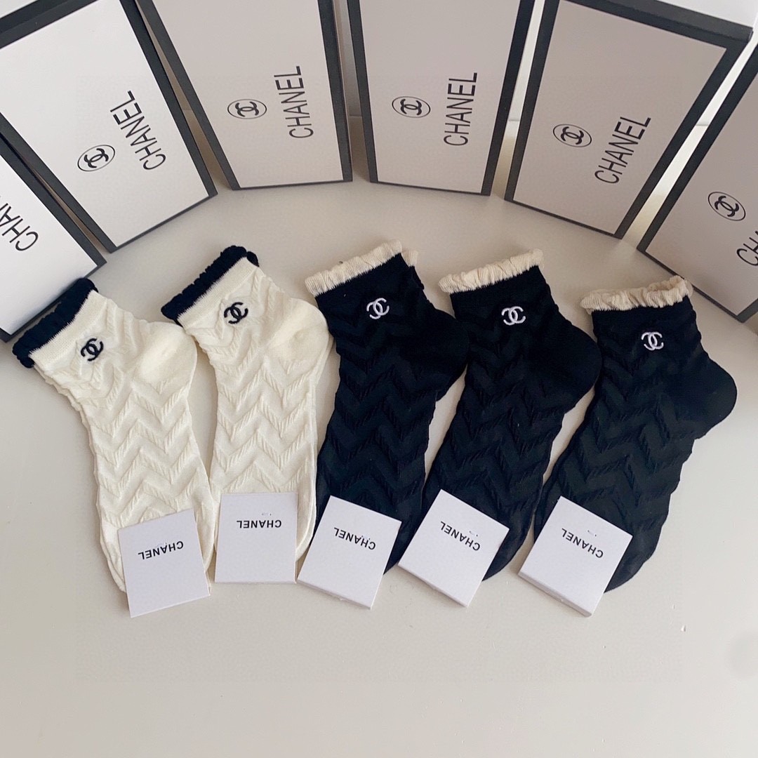 03 Socks