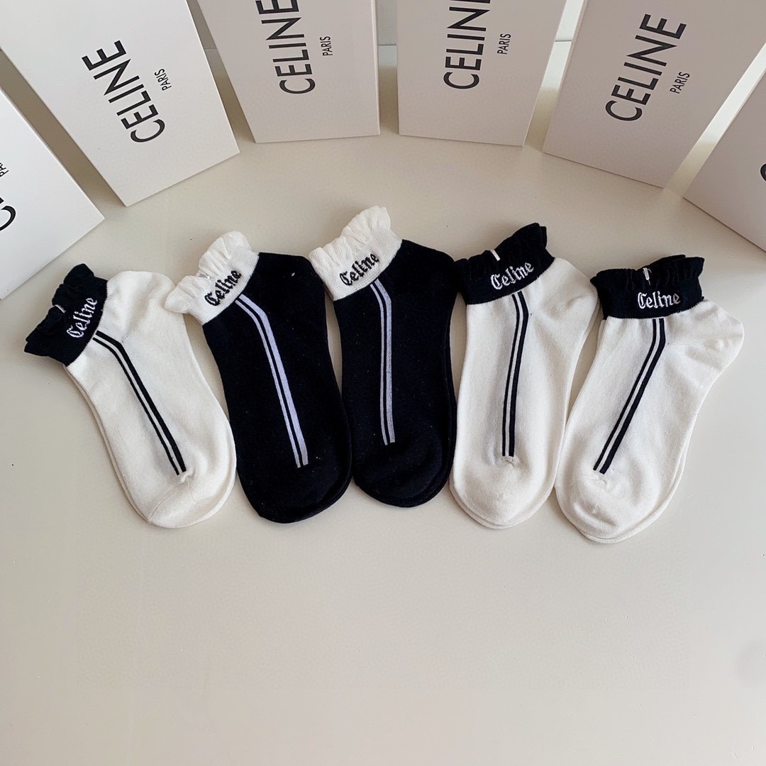 03 Socks