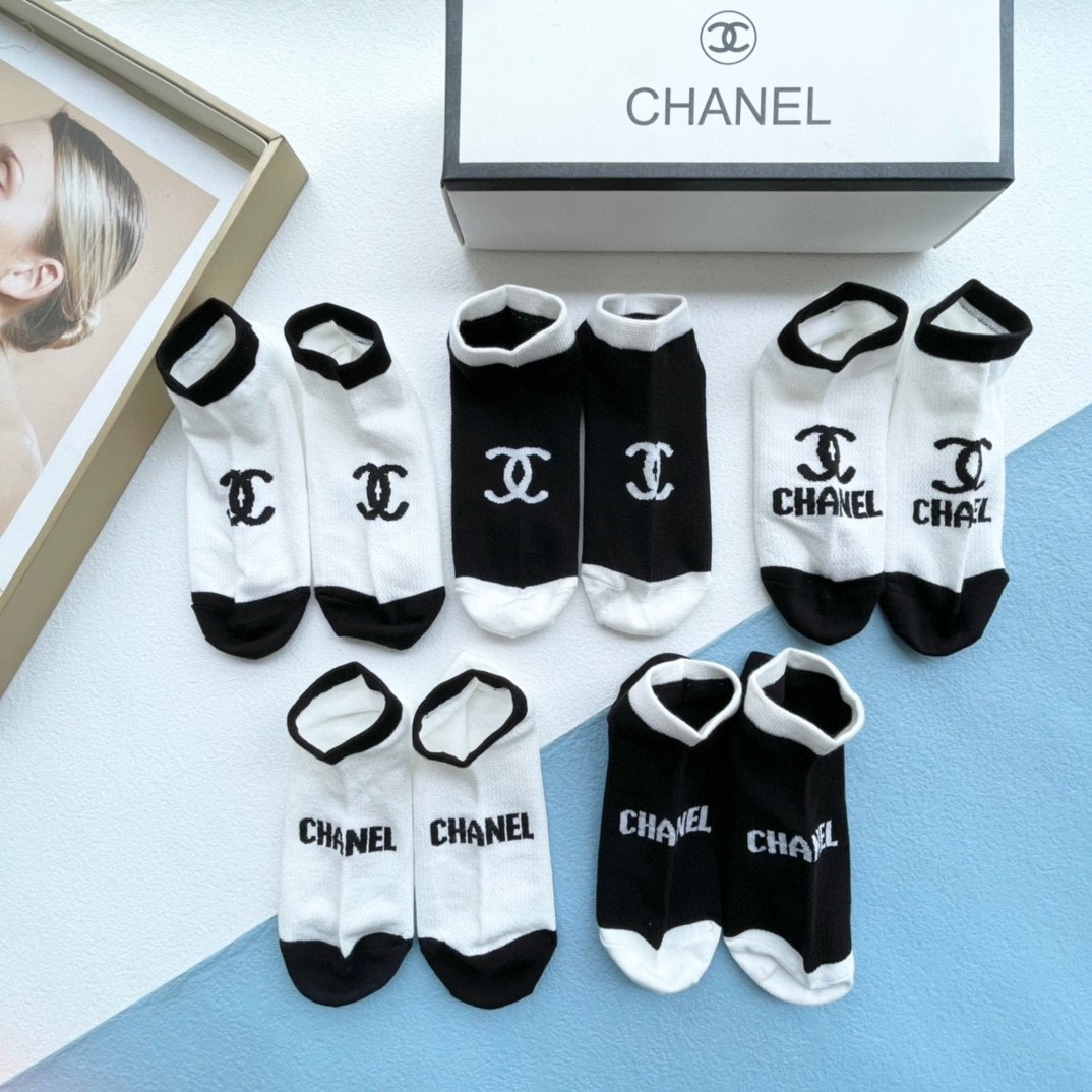 03 Socks