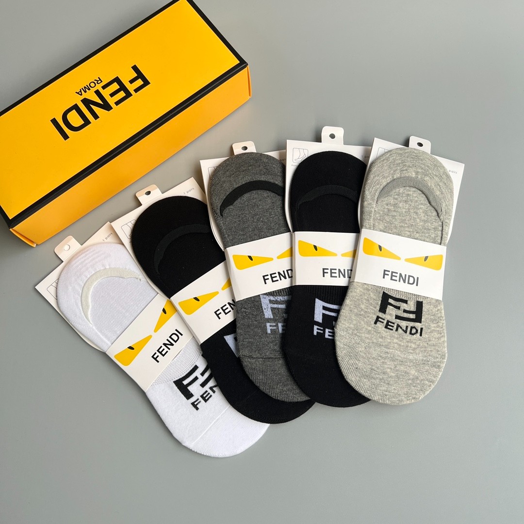 03 Socks