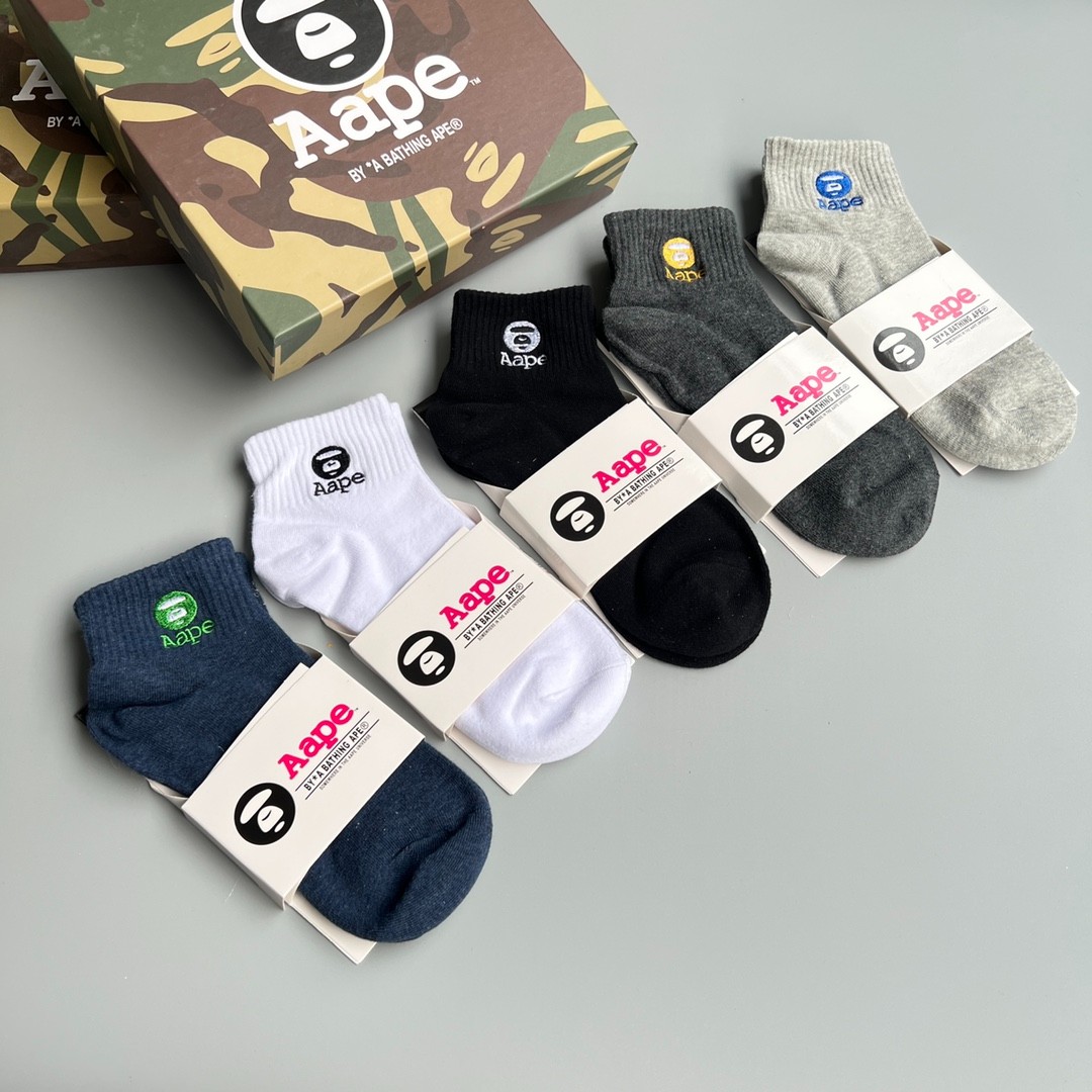 03 Socks