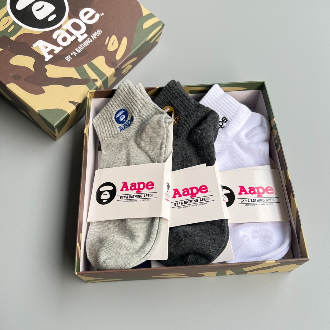03 Socks