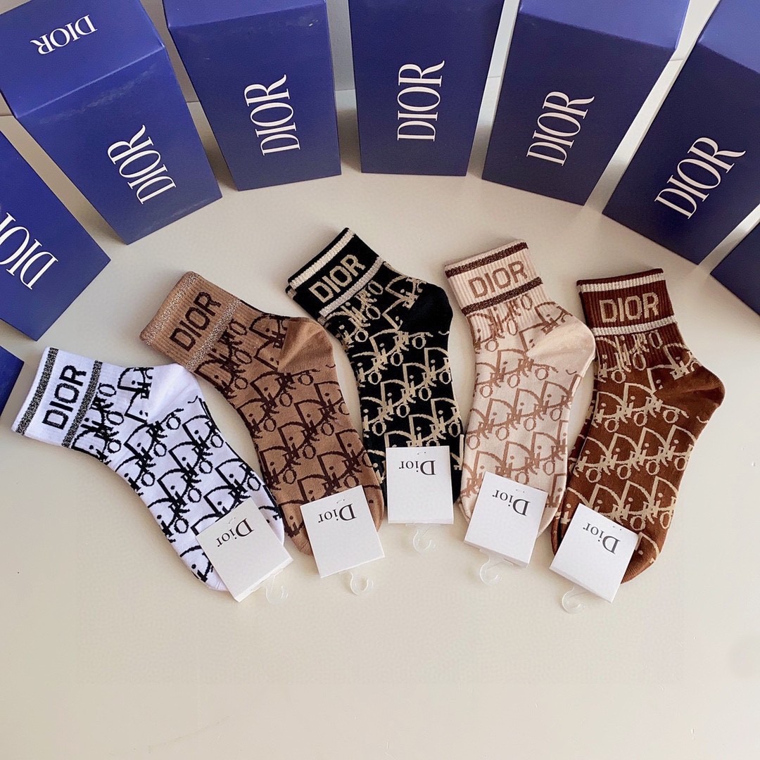 03 Socks
