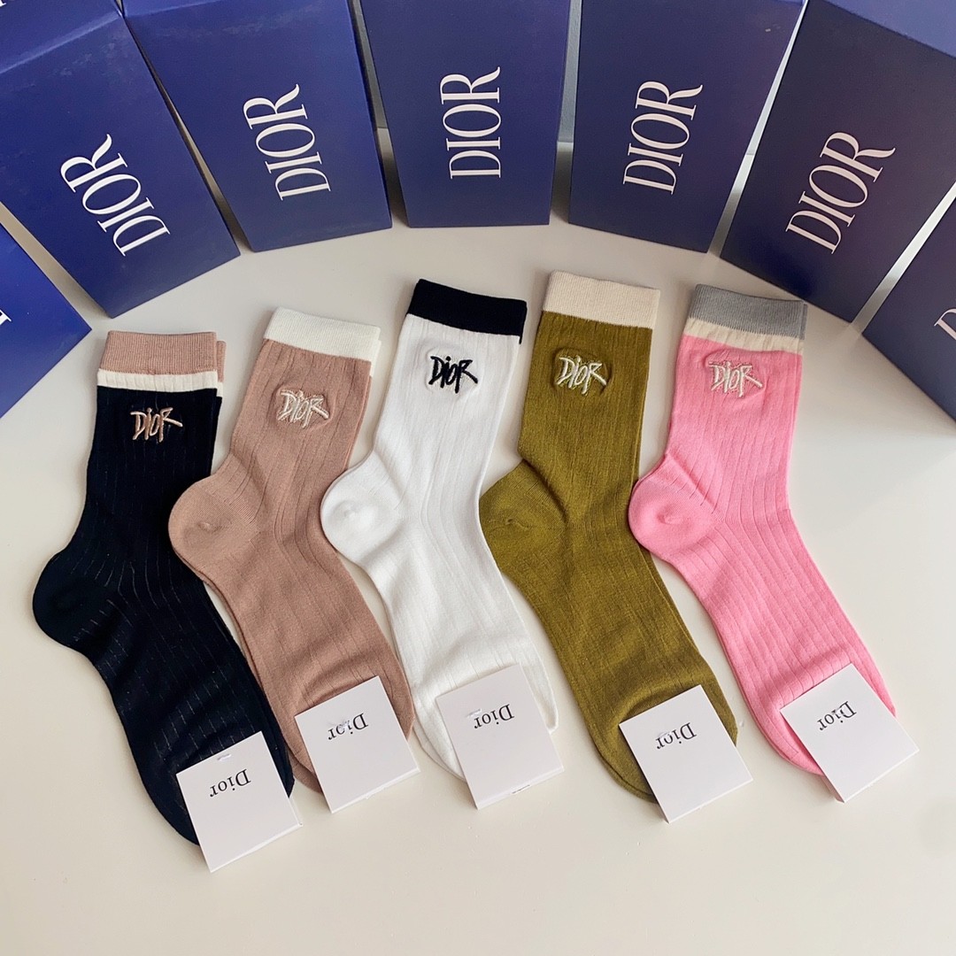 03 Socks