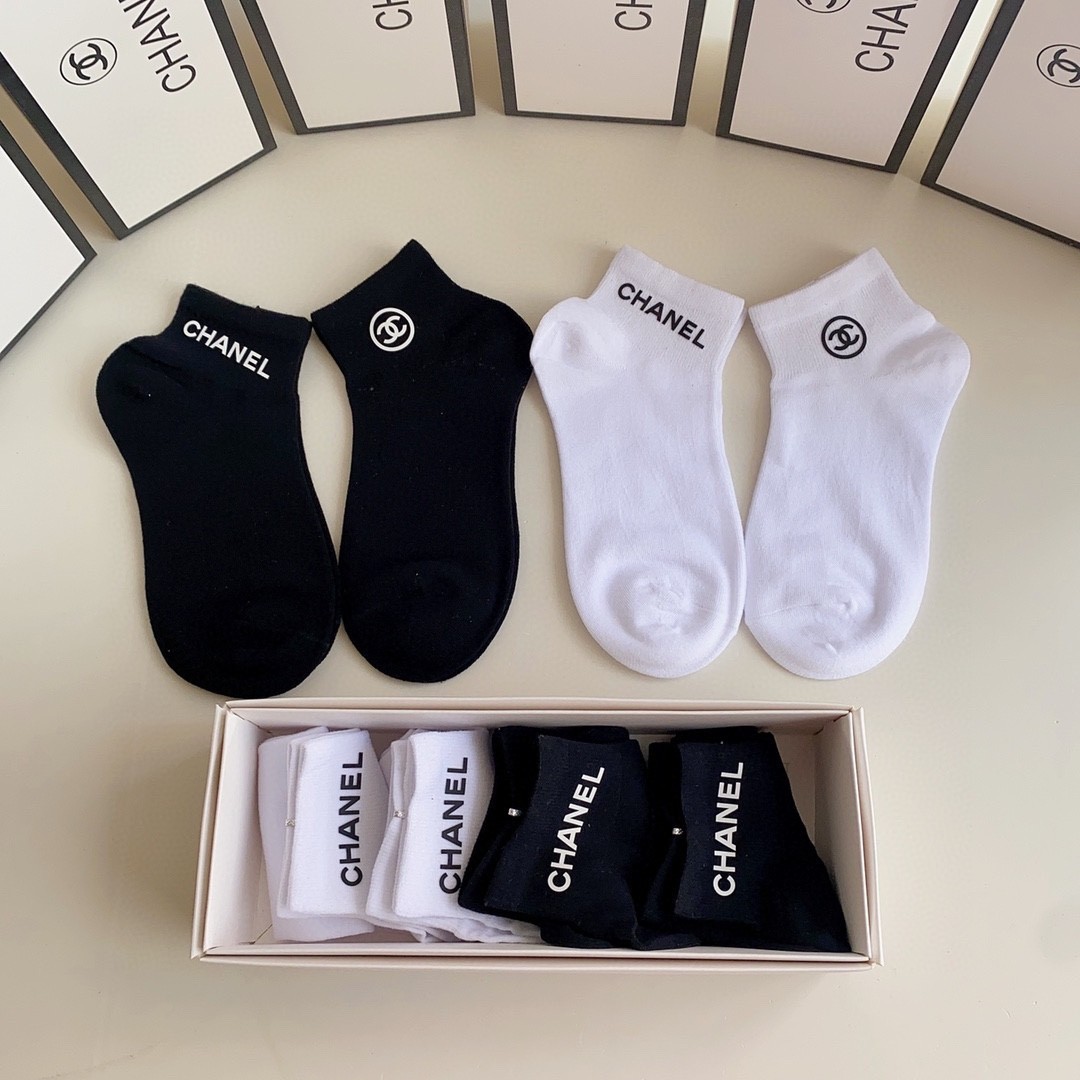 03 Socks