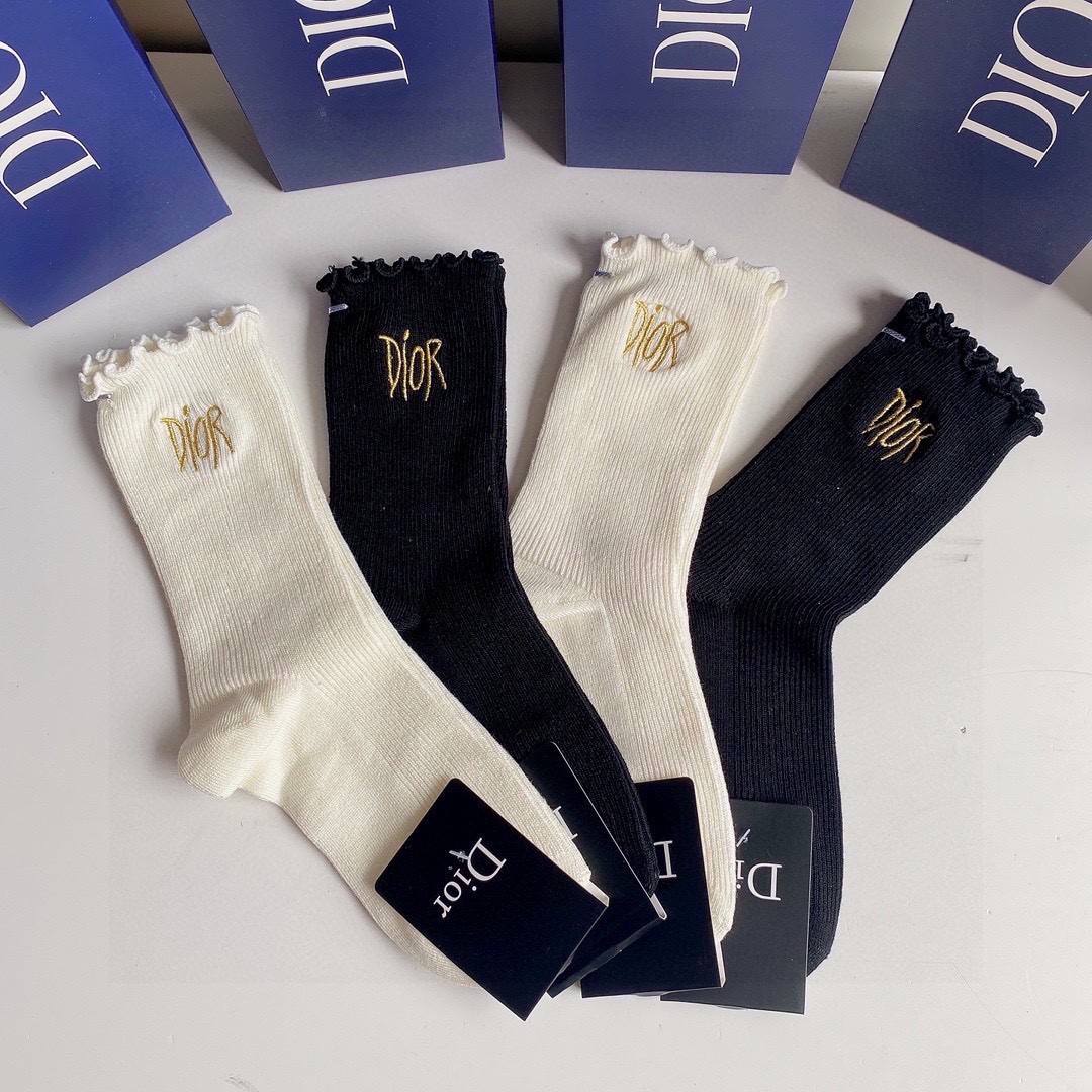 03 Socks