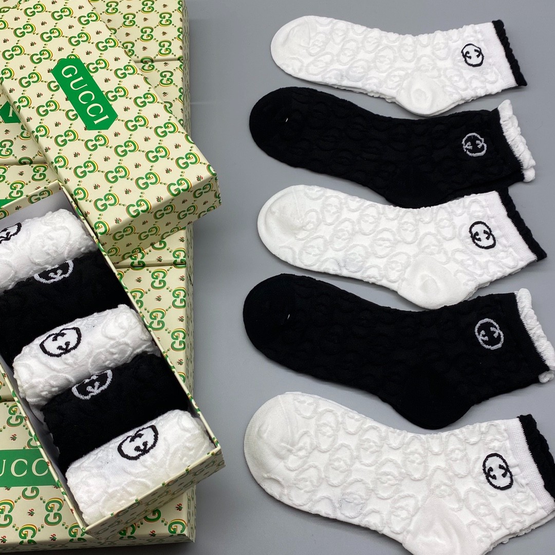 03 Socks