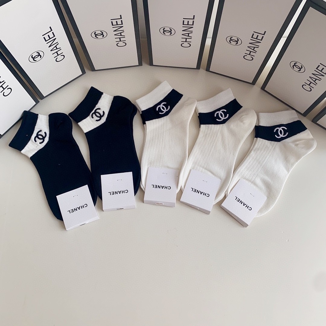 03 Socks