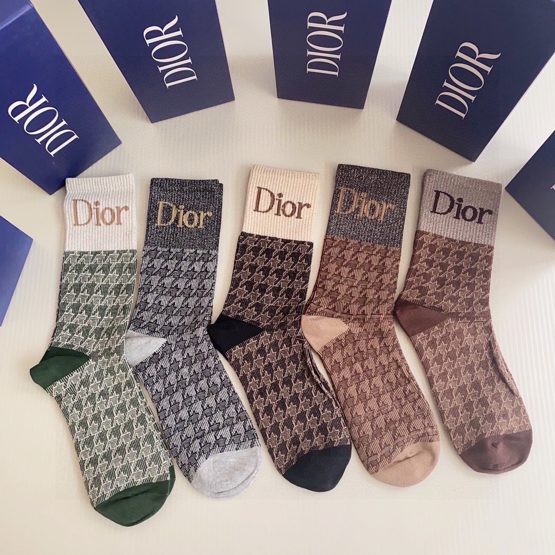 03 Socks