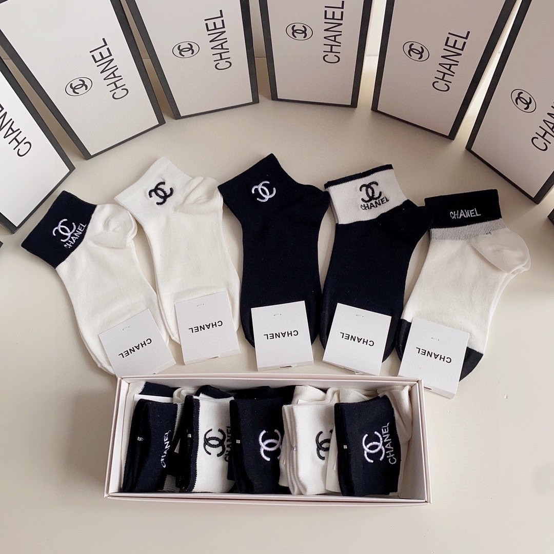 03 Socks
