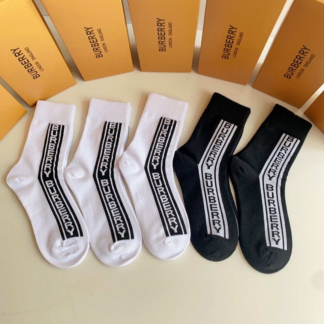 03 Socks