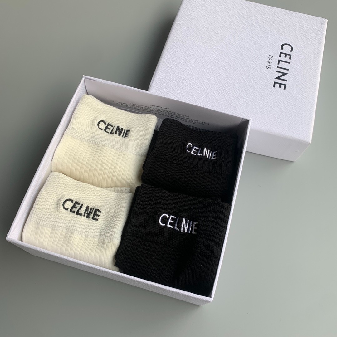 03 Socks