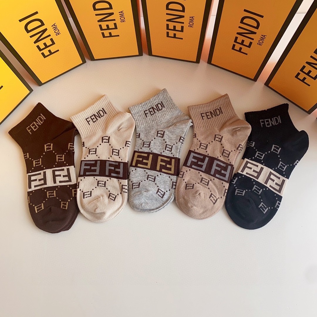 03 Socks