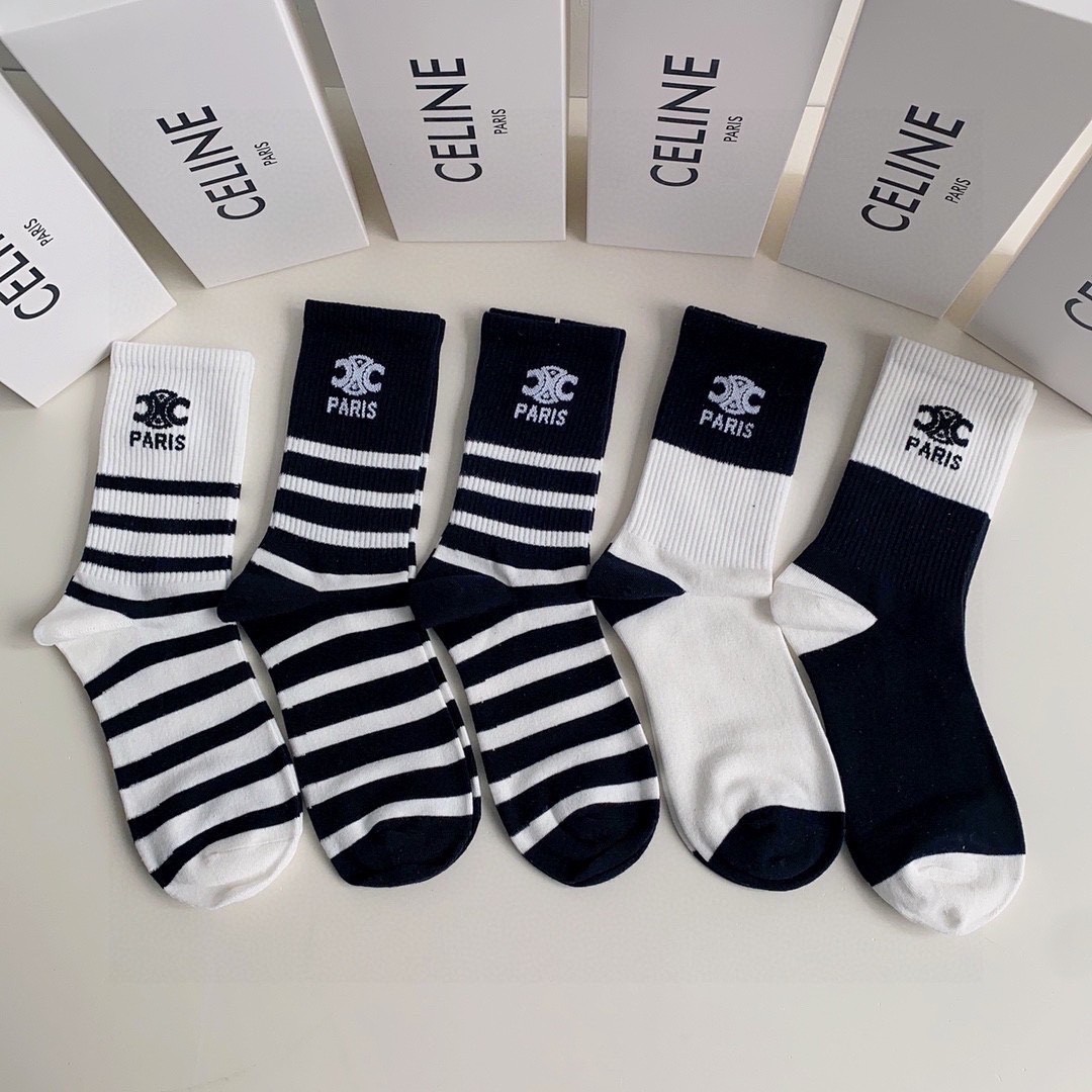 03 Socks