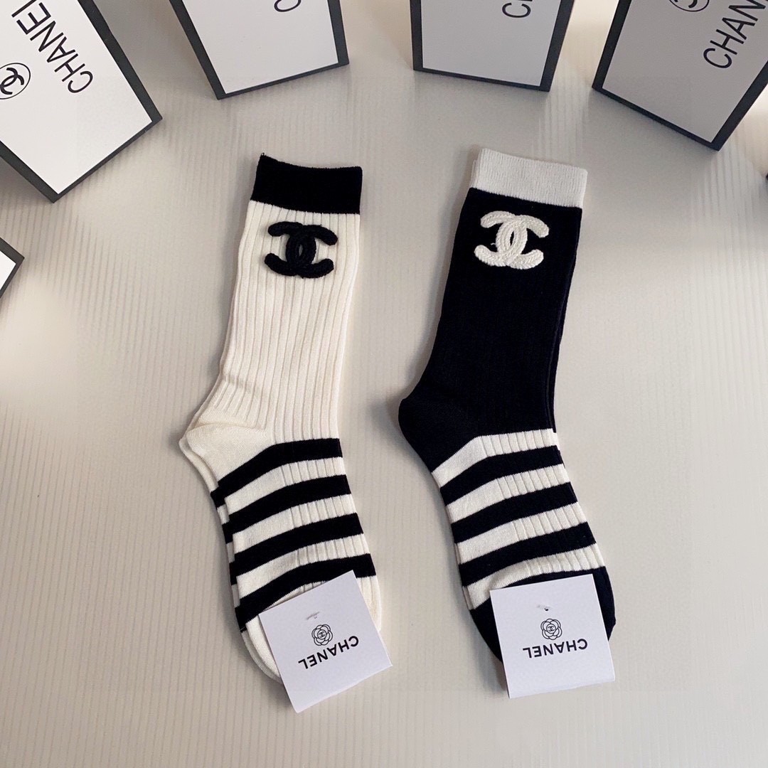03 Socks
