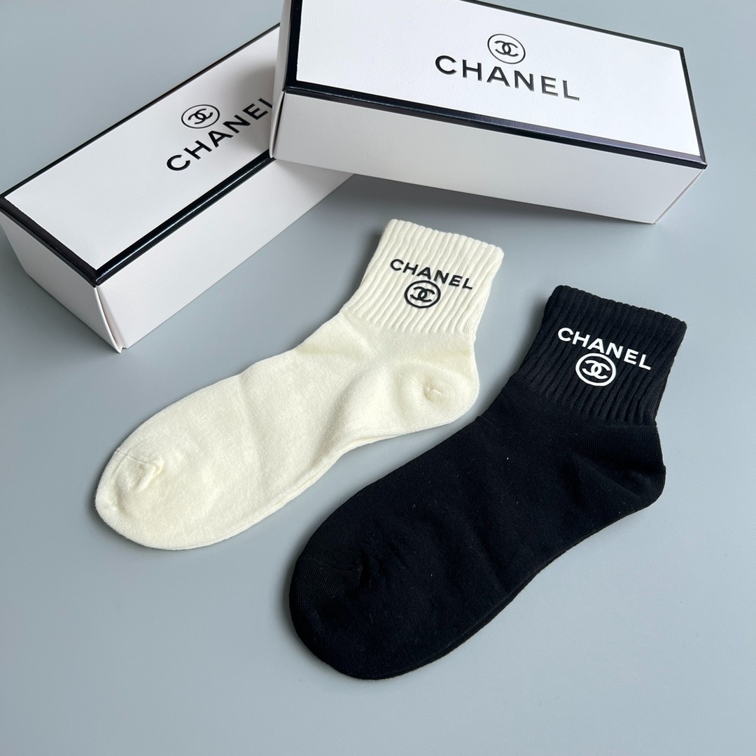 03 Socks
