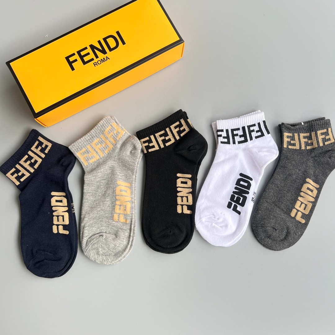 03 Socks