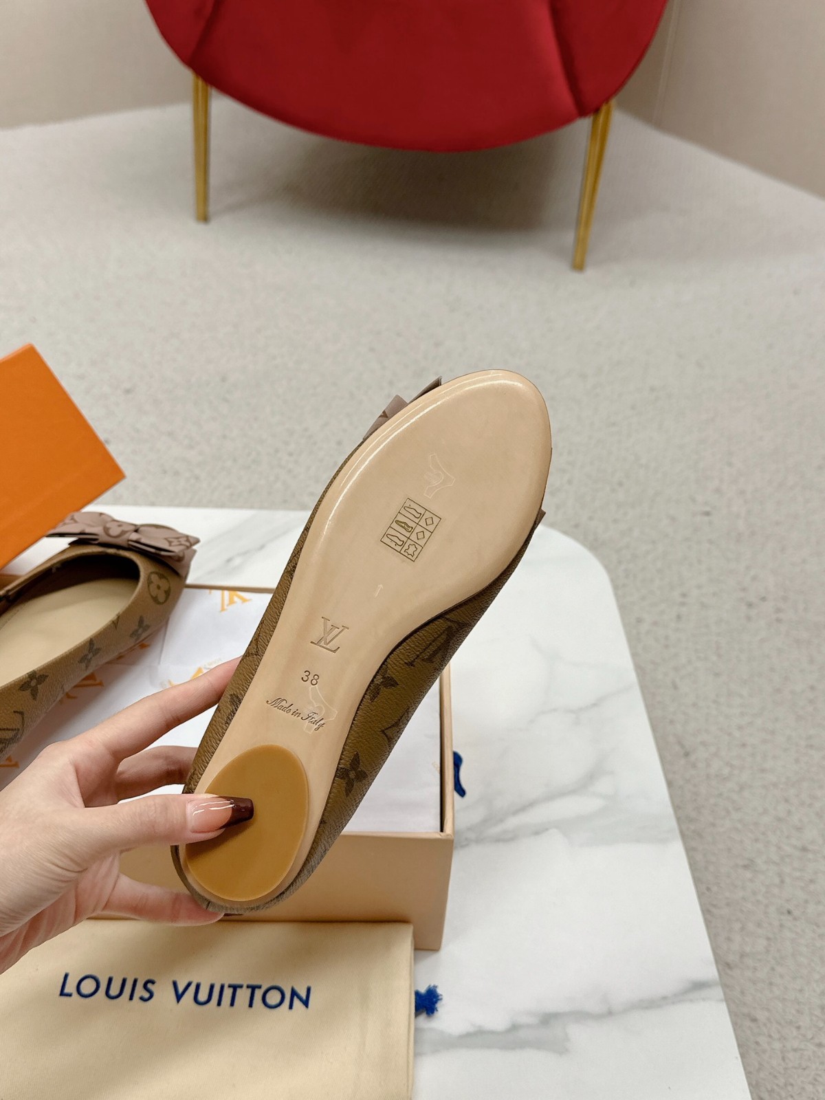 005 33123111 SIZE 34-41