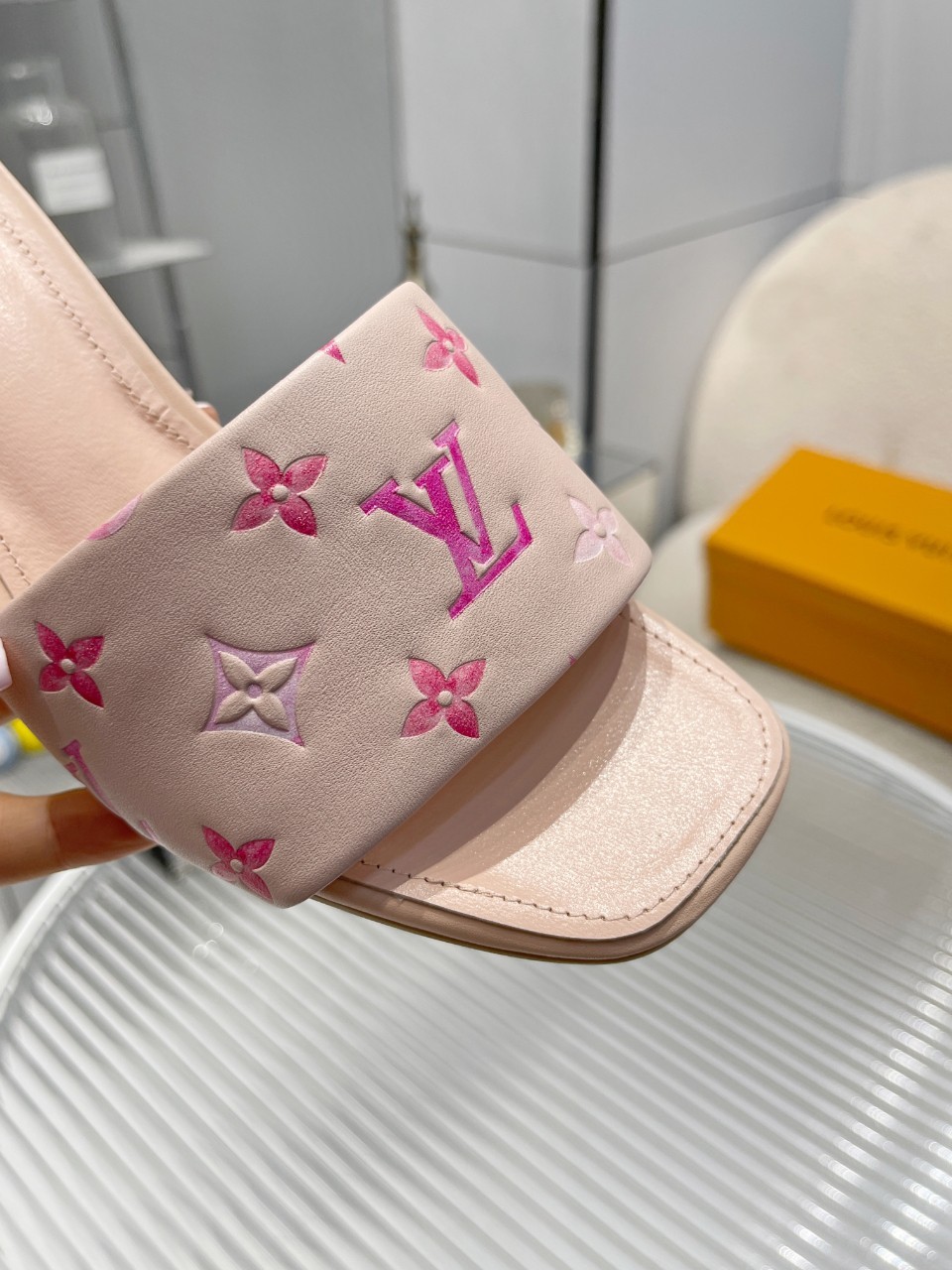 114 24123090 SIZE 35-43