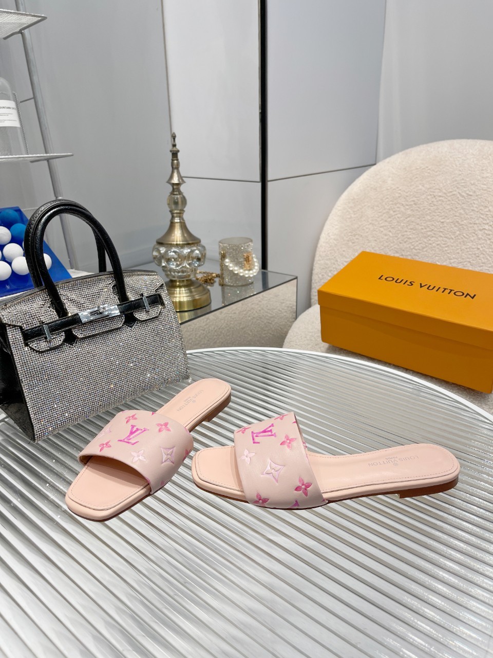 101 21123083 SIZE 35-43