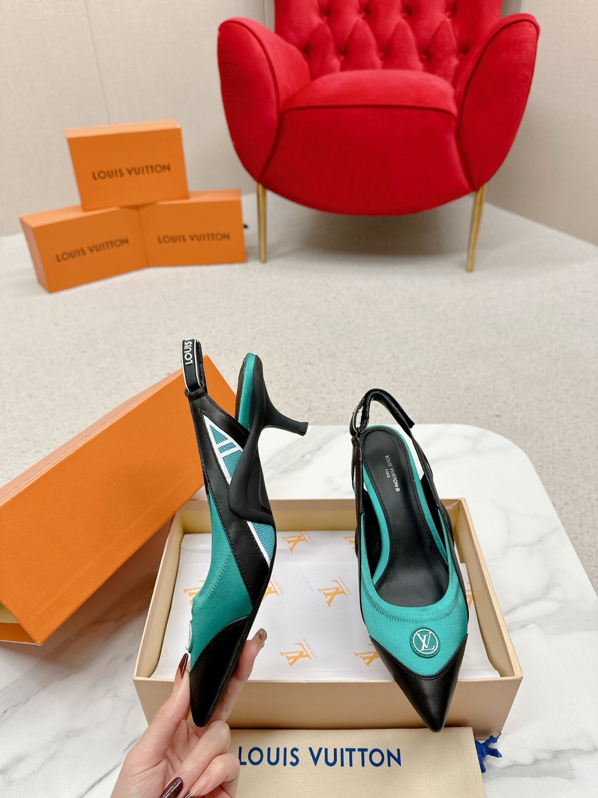 061 30123104 SIZE 35-40