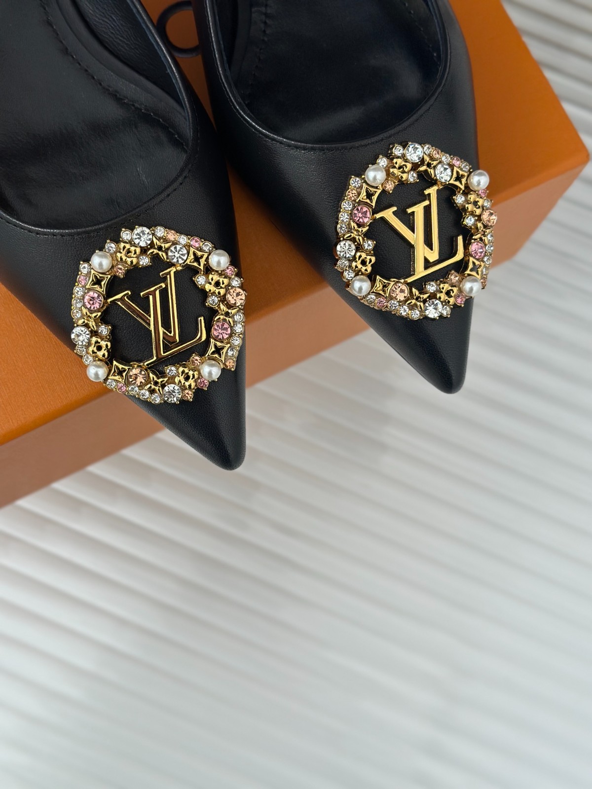 016 36123118 SIZE 35-42