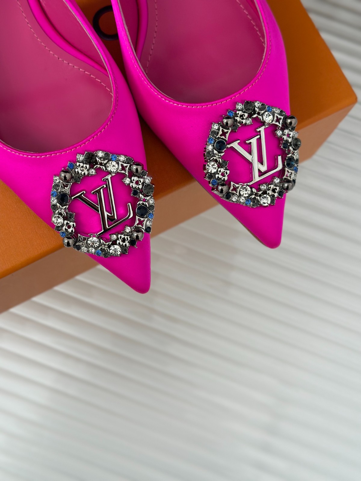 015 36123118 SIZE 35-42